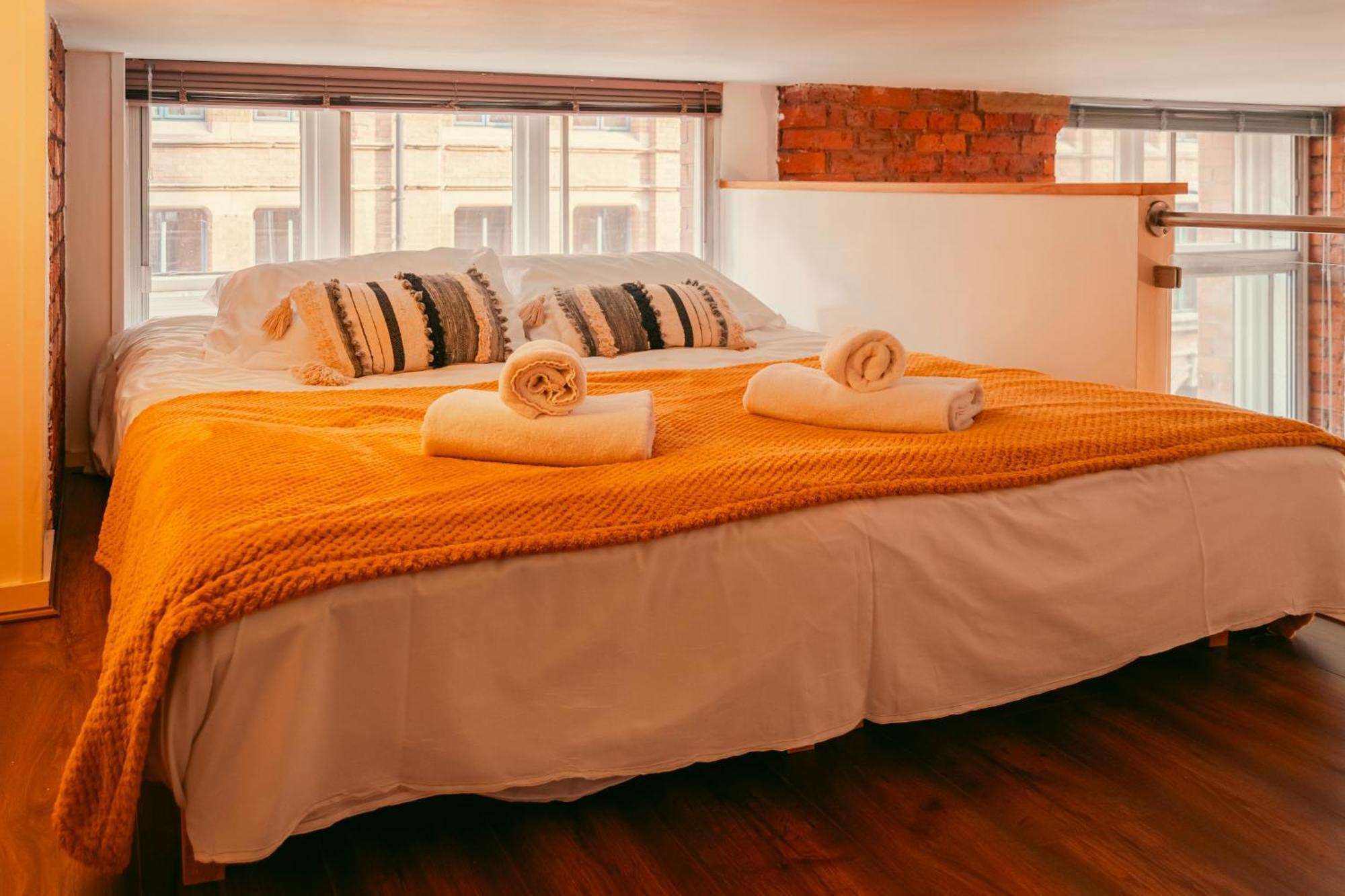 Chic Georgian Flat In Central Манчестър Екстериор снимка