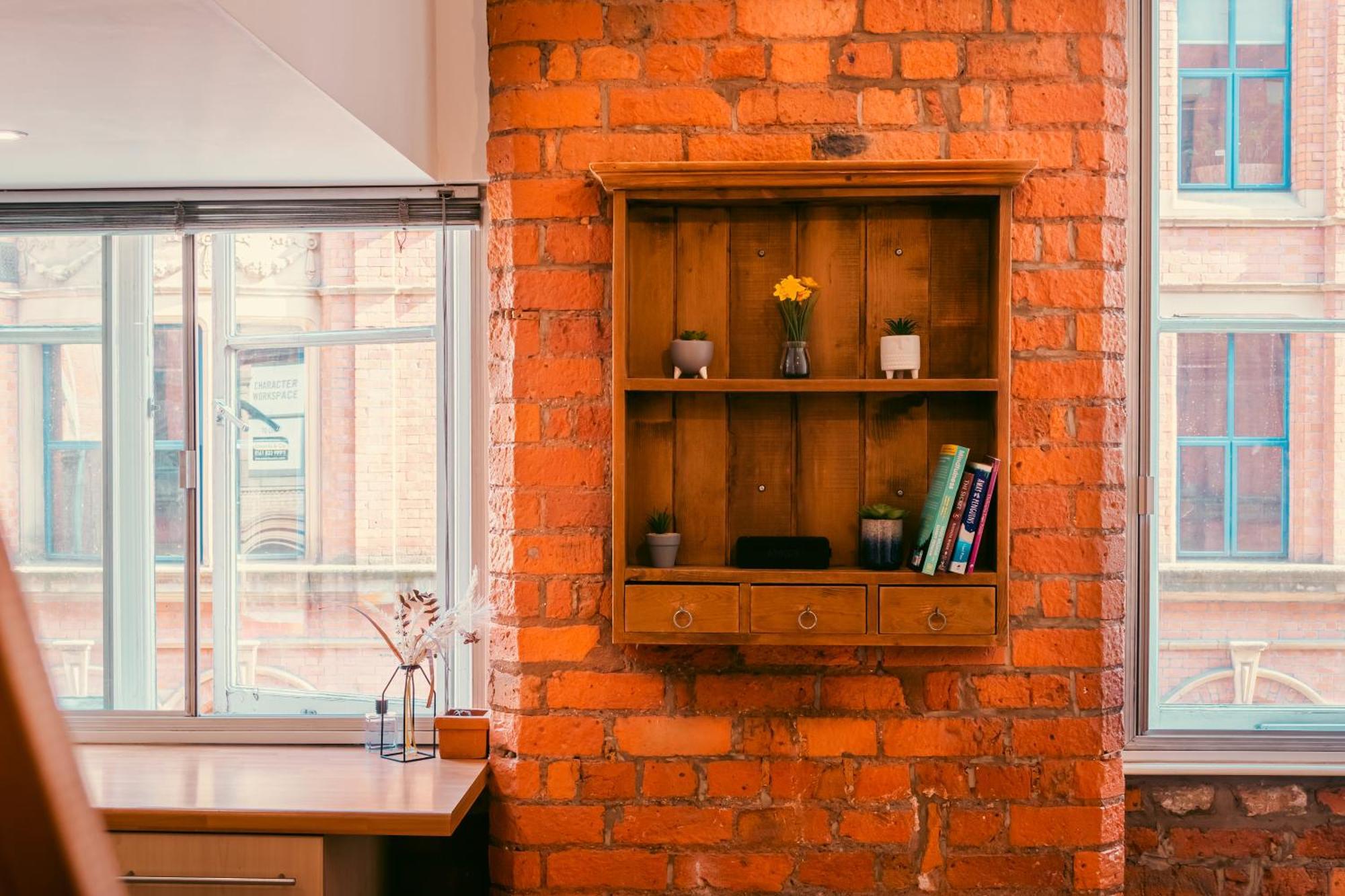 Chic Georgian Flat In Central Манчестър Екстериор снимка