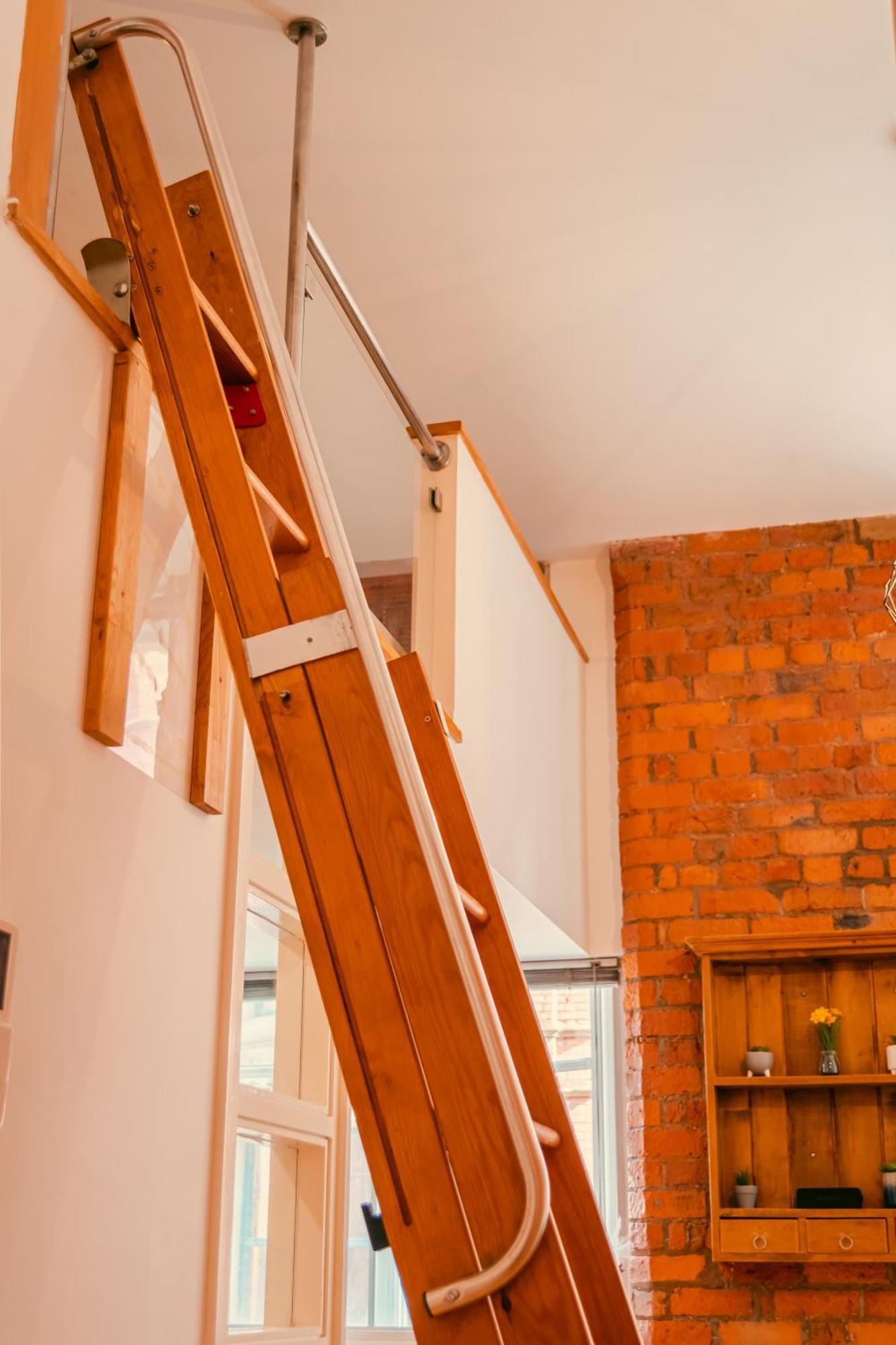 Chic Georgian Flat In Central Манчестър Екстериор снимка