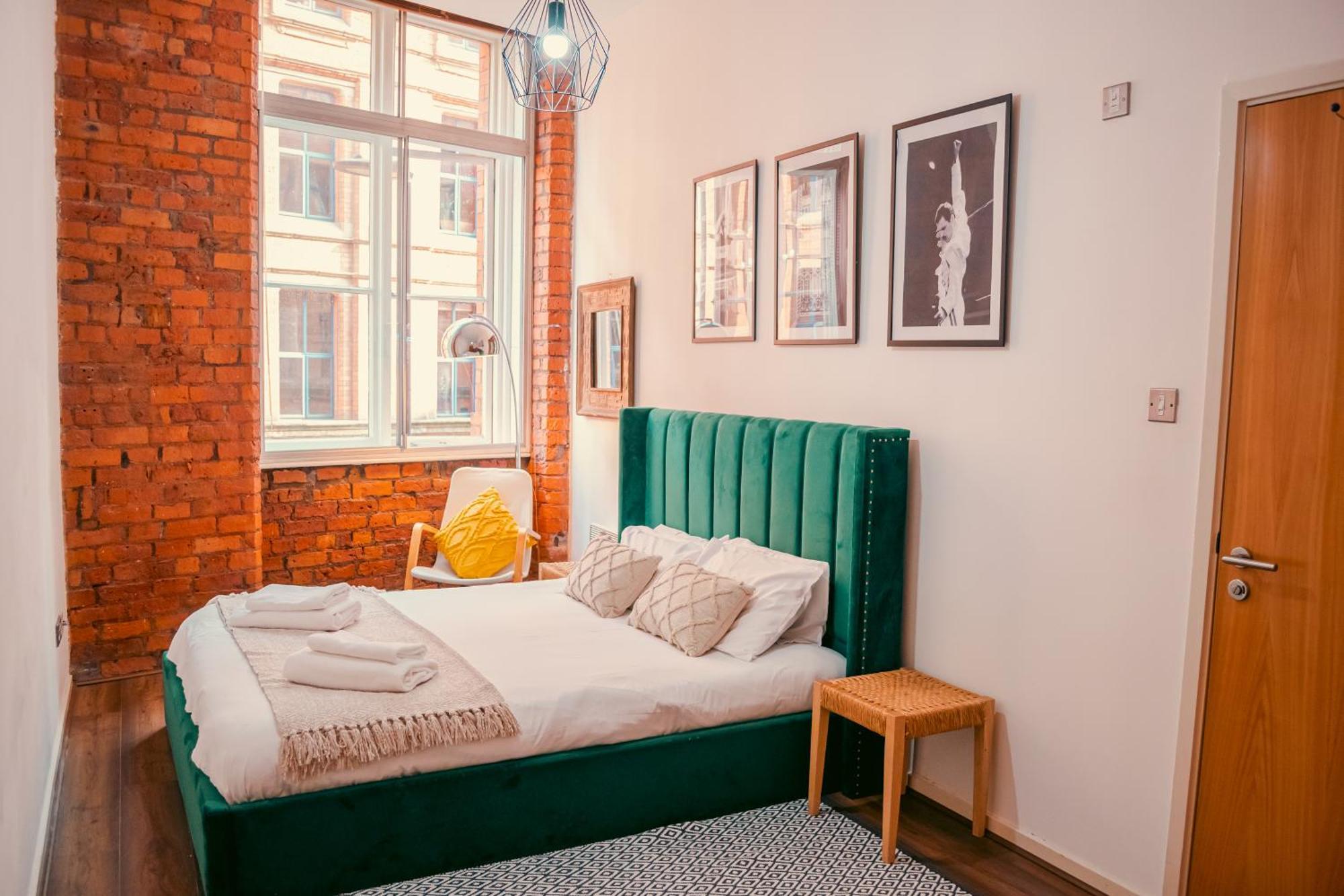 Chic Georgian Flat In Central Манчестър Екстериор снимка