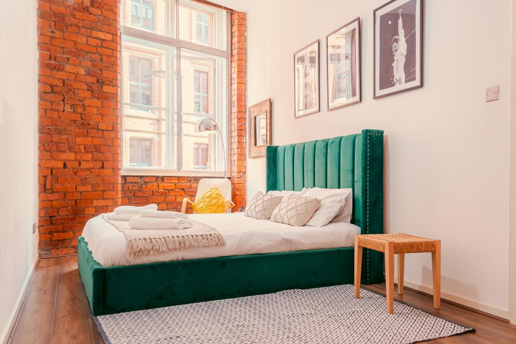 Chic Georgian Flat In Central Манчестър Екстериор снимка