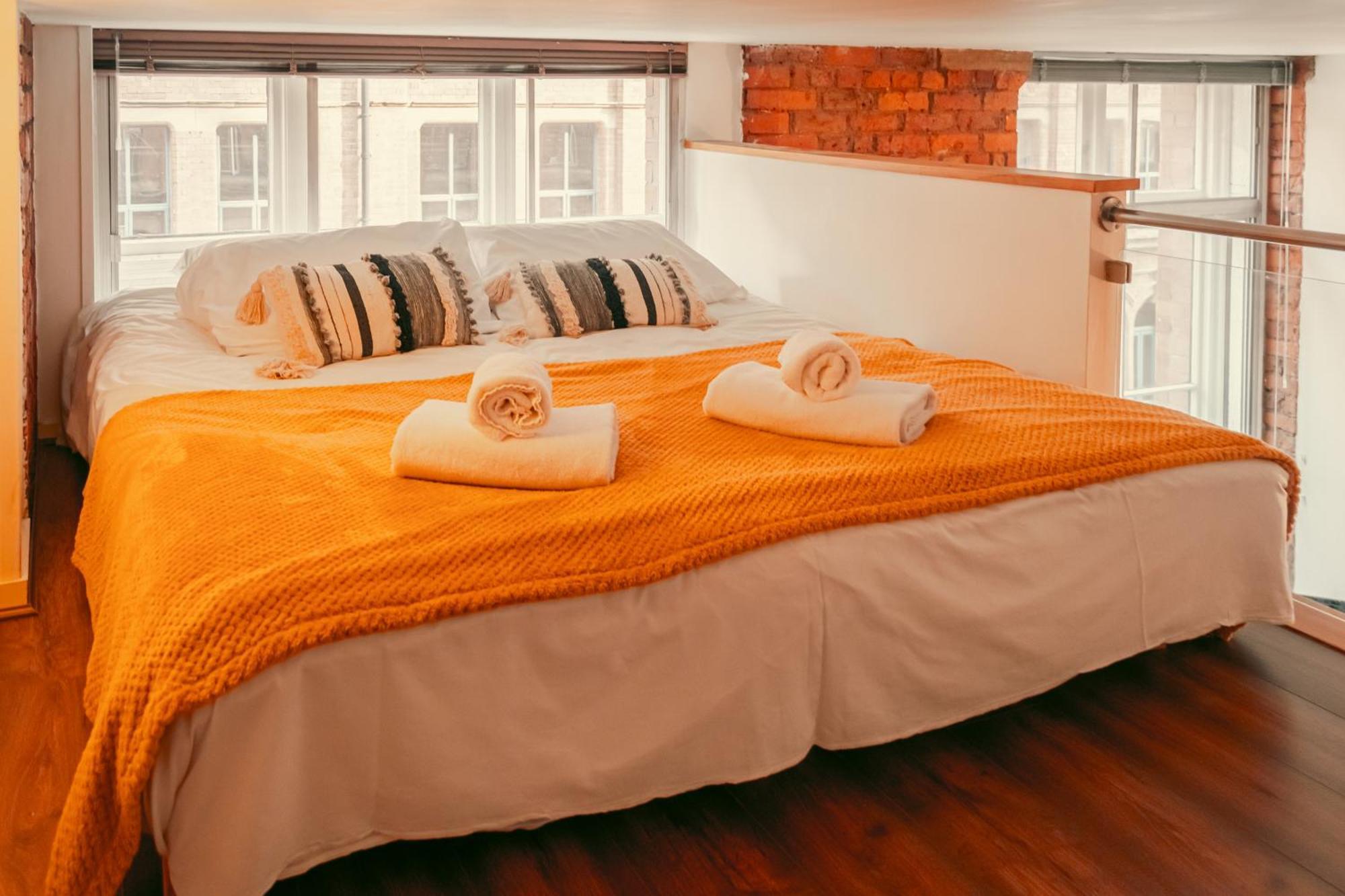 Chic Georgian Flat In Central Манчестър Екстериор снимка