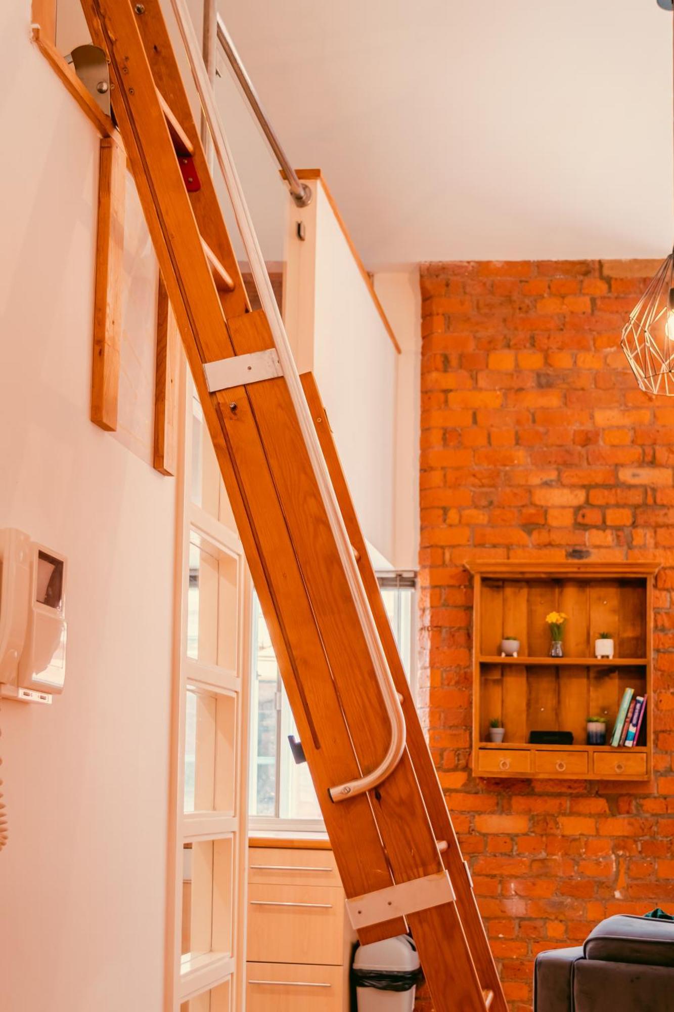 Chic Georgian Flat In Central Манчестър Екстериор снимка